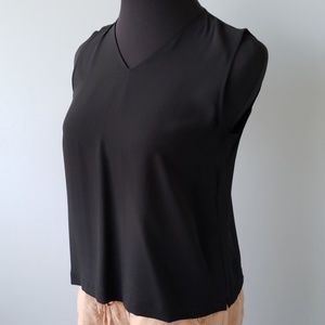 EILEEN FISHER • V neck silk shell